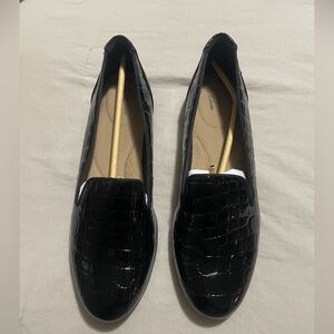 Clarks Women's Black Croc-Patterned Flats
